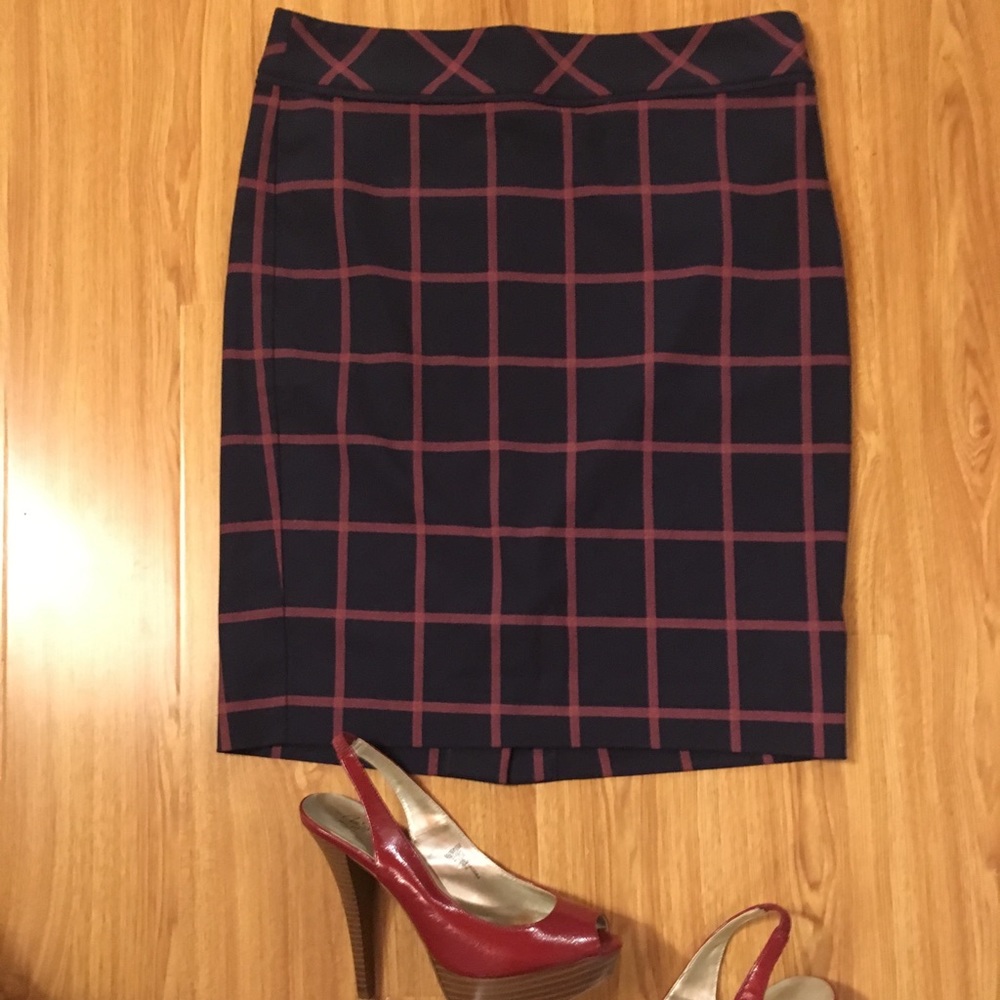 The Limited Plaid skirt Size 6